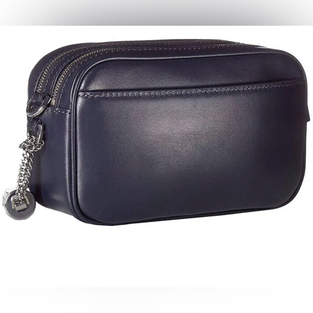 Michael Michael Kors
SIGNATURE TRICOLOR CAMERA
BAG - Picture 16 of 16